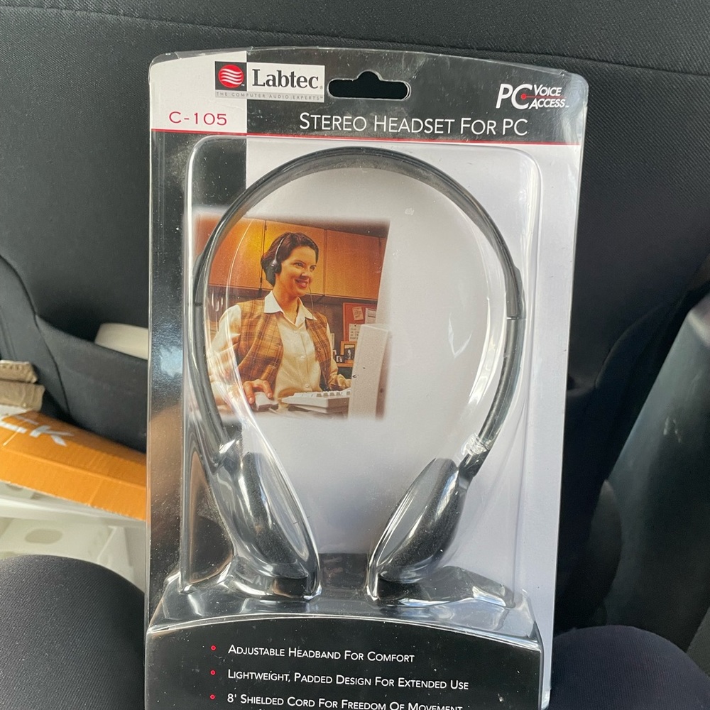 Labtec stereo headset‎ for PC C 105 adjustable headband lightweight 8’ cord NWT